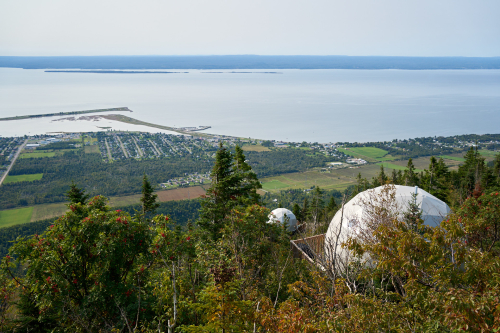 Été,Saison,Baie-des-Chaleurs,Région,MRC Avignon,Carleton,Milieu naturel,Montagne,Mont Saint-Joseph,Hébergement,Chalet,Jour,Temps